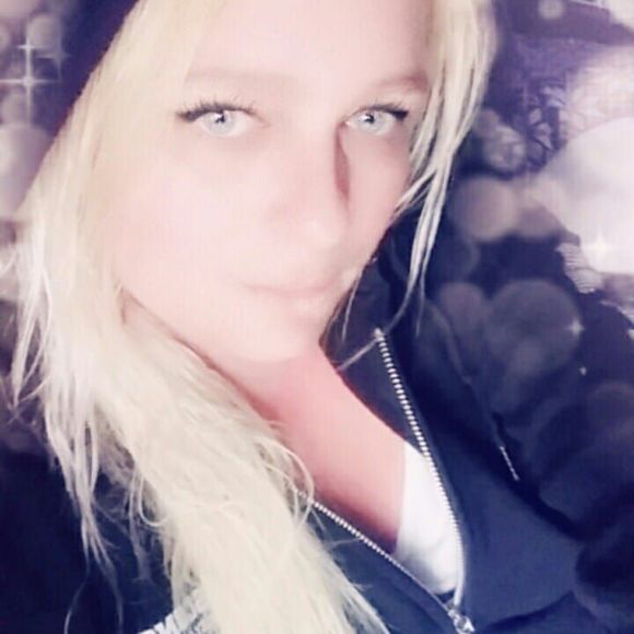 Meet your Posher, Amber - Picture 1 of 1